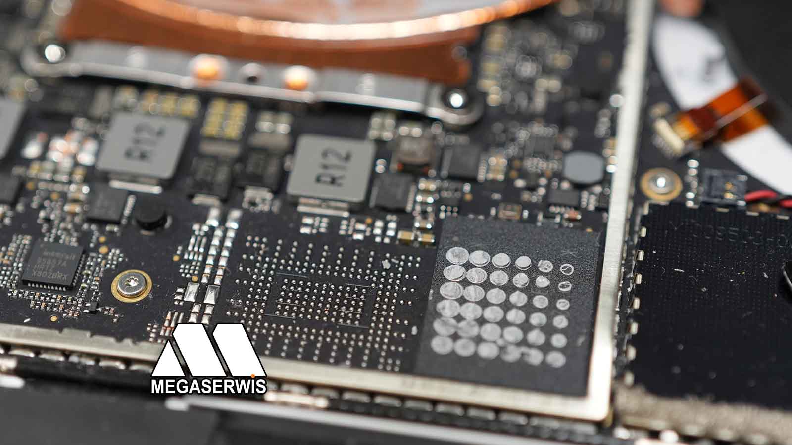 Wlutowany dysk SSD w Microsoft Surface