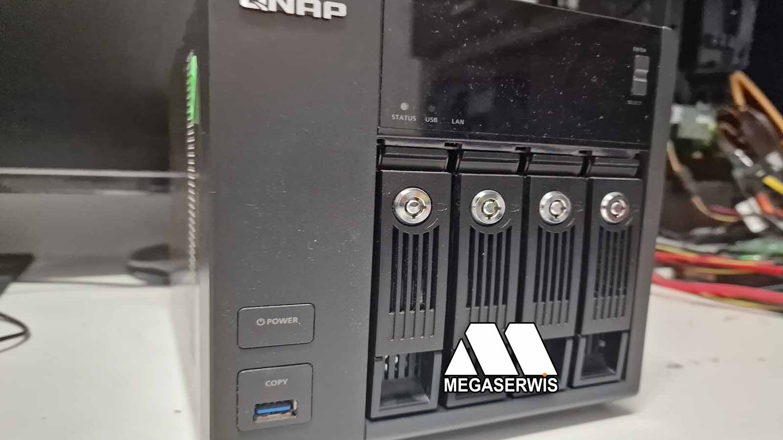RAID 6 w serwerze NAS QNAP TS 453 pro na odzyskiwanie danych
