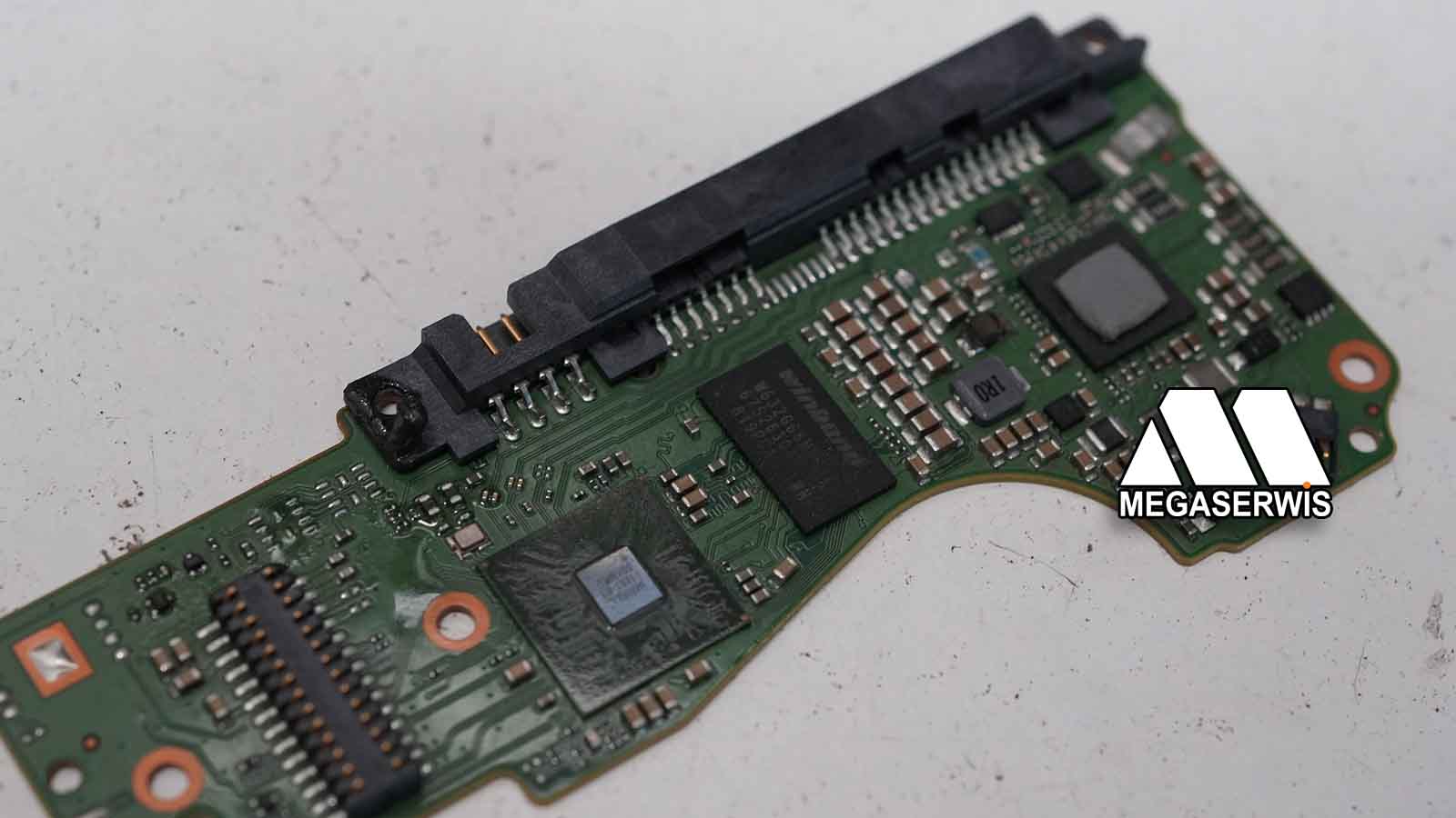 uszkodzona elektronika dysku seagate Exos 14 TB