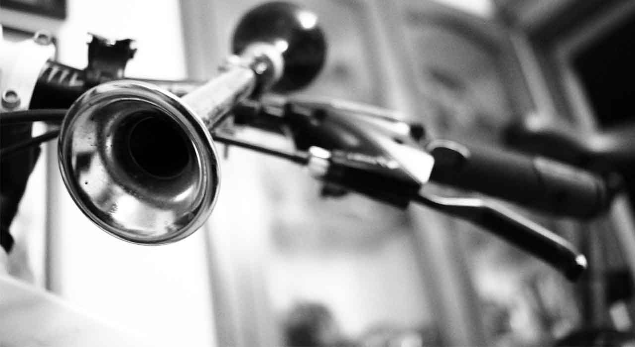  Dlaczego laptop głośno pracuje