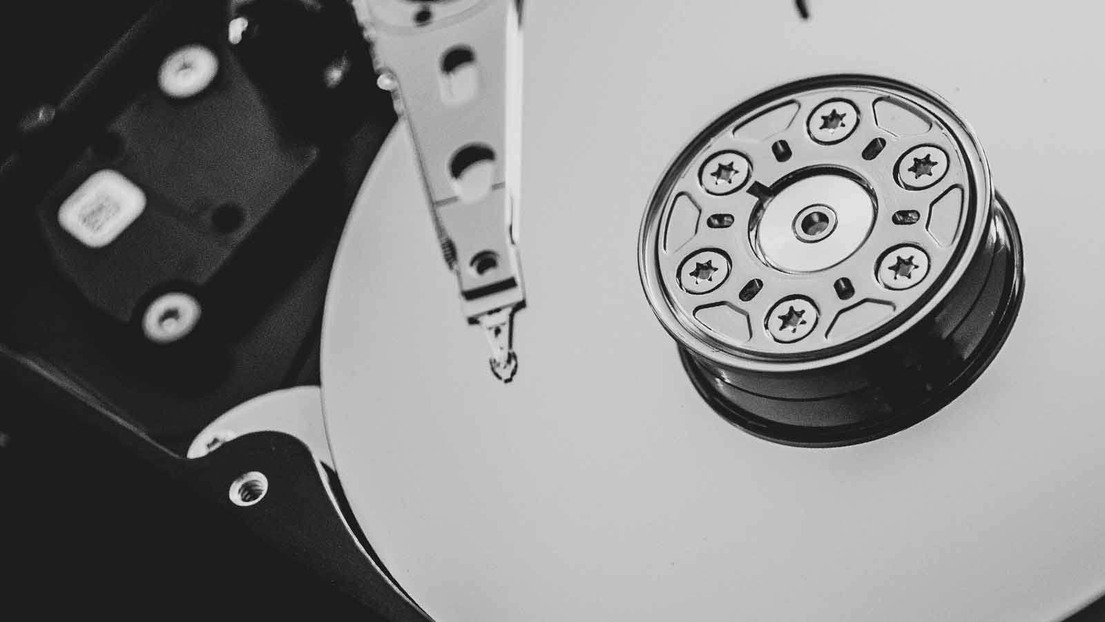 jak odzyskać dane z uszkodzonego dysku