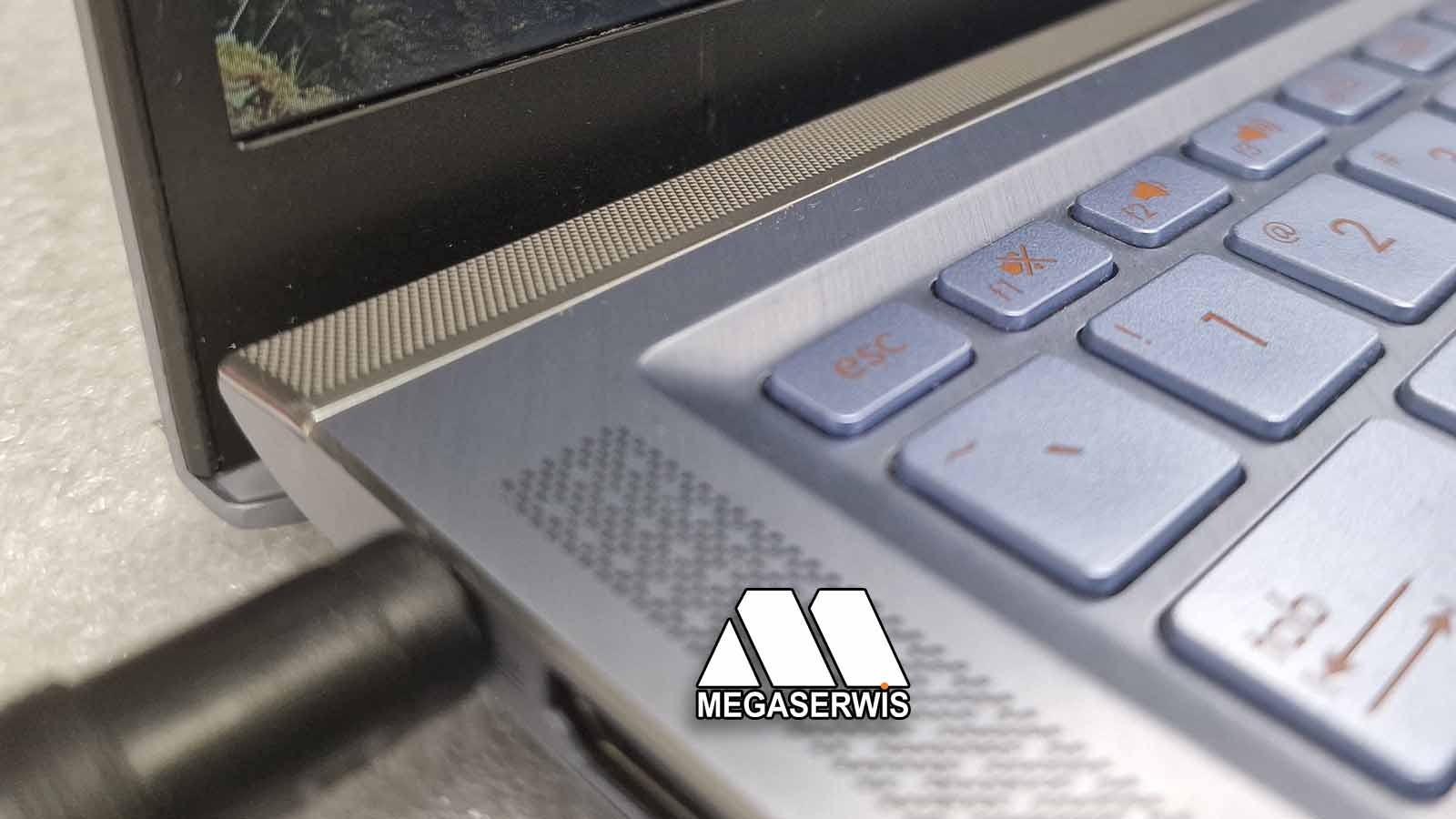 Naprawa gniazda zasilania w laptopie