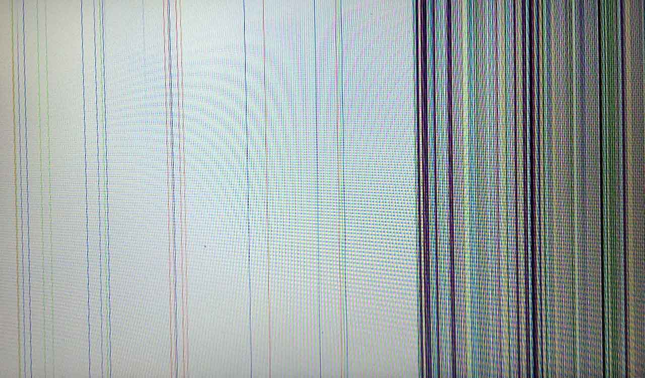  Zakłócenia na ekranie laptopa. Co je powoduje? Jak naprawić? 