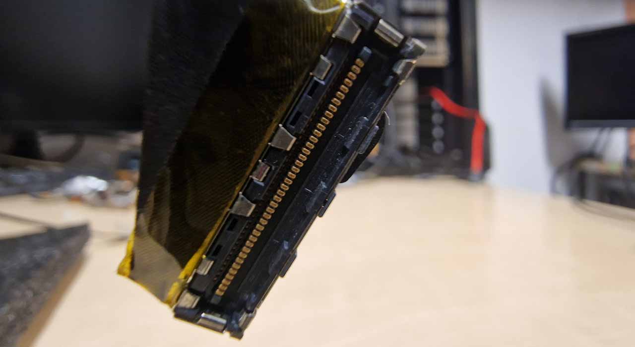 złącze taśmy matrycy w laptopie