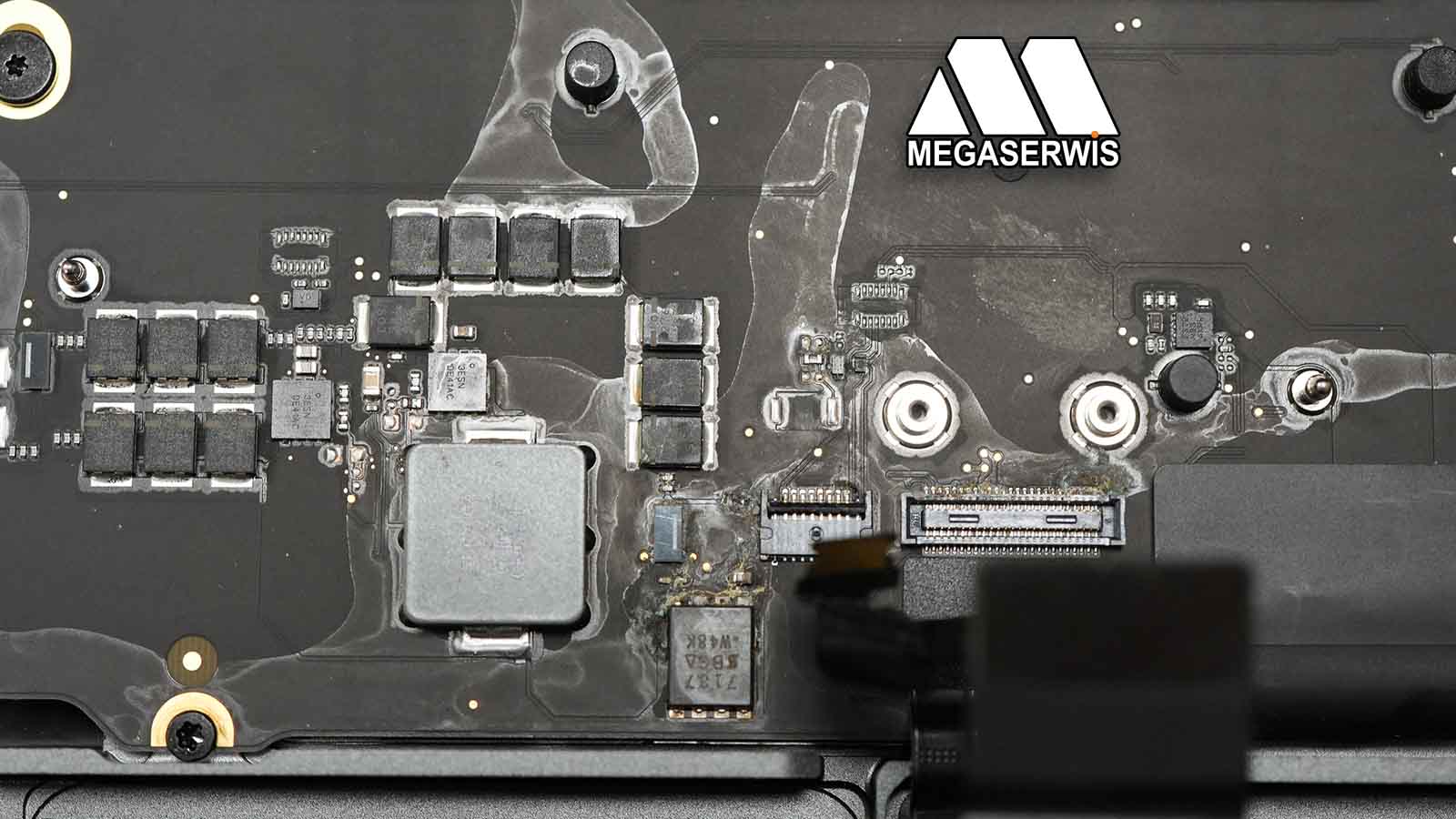 Naprawa laptopów po zalaniu